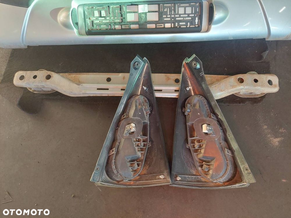 KOMPLETNY TYŁ KLAPA BAGAŻNIKA SZYBA ZDERZAK TYŁ LAMPY CITROEN C1 I KTB - 3