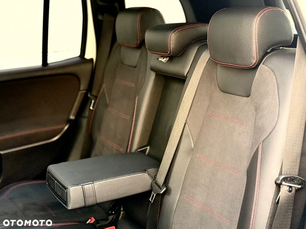 Mercedes-Benz GLB 250 4-Matic AMG Line 8G-DCT - 29