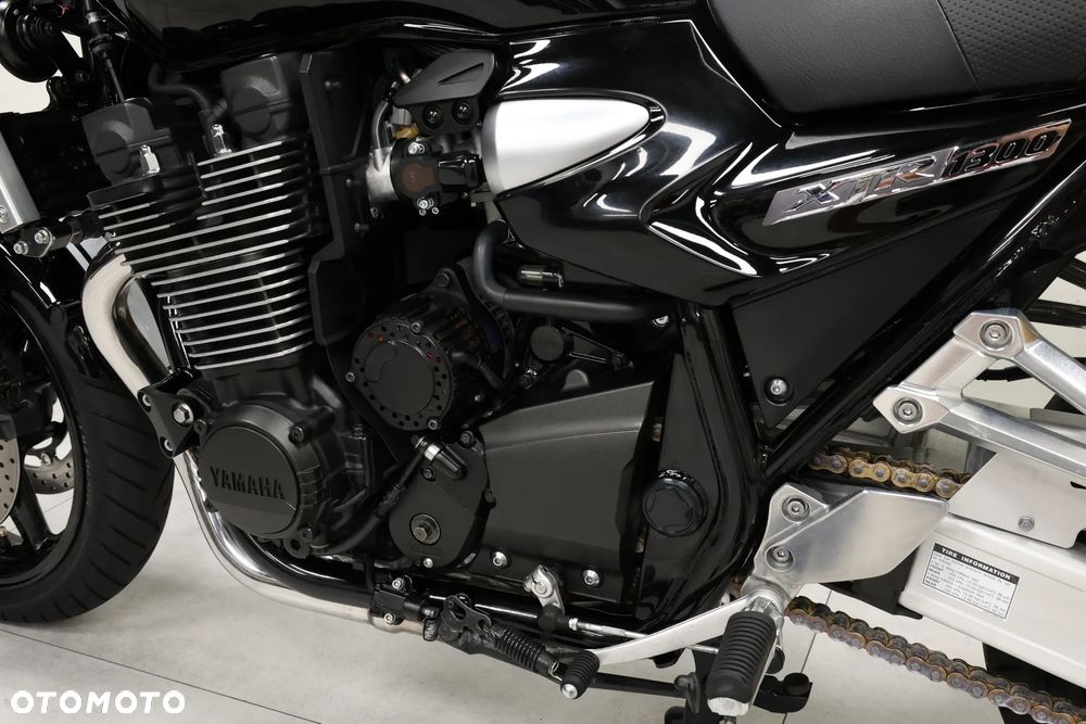 Yamaha XJR - 24