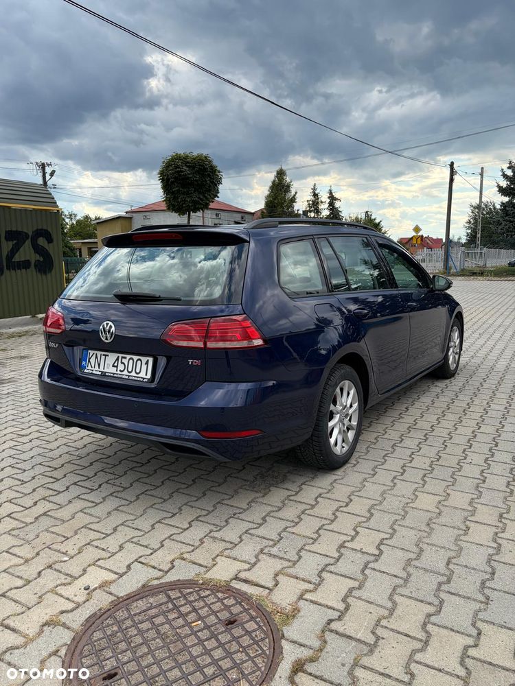 Volkswagen Golf - 6