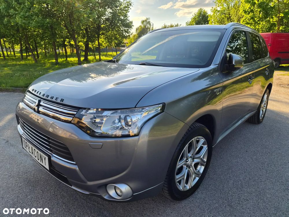 Mitsubishi Outlander - 1