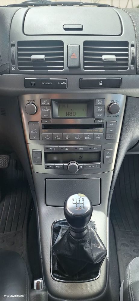 Toyota Avensis SW 2.2 D-4D Sol - 22
