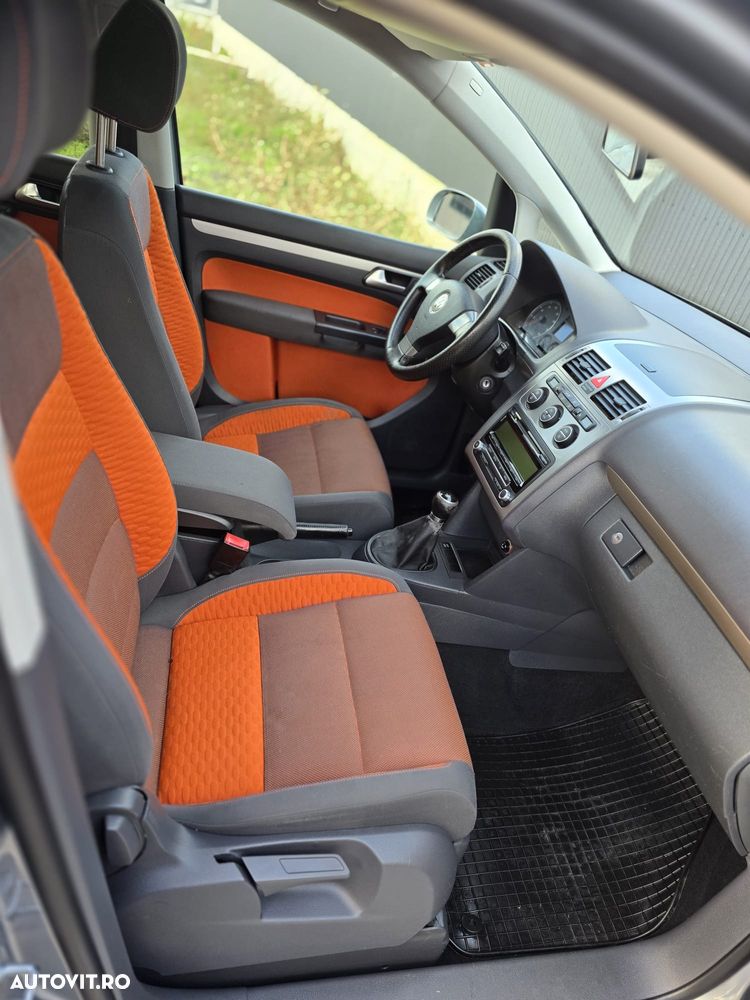 Volkswagen Touran 1.4 TSI Cross - 8