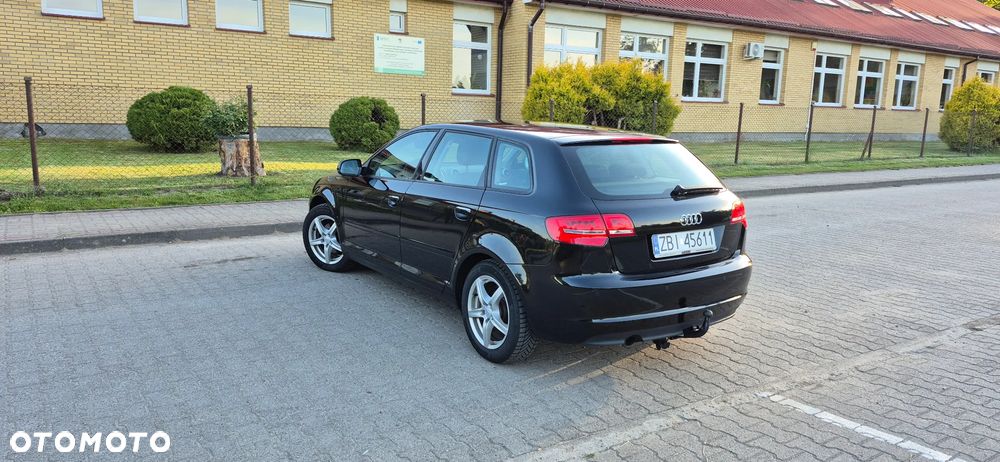 Audi A3 Sportback 1.6 TDI DPF Ambiente - 4