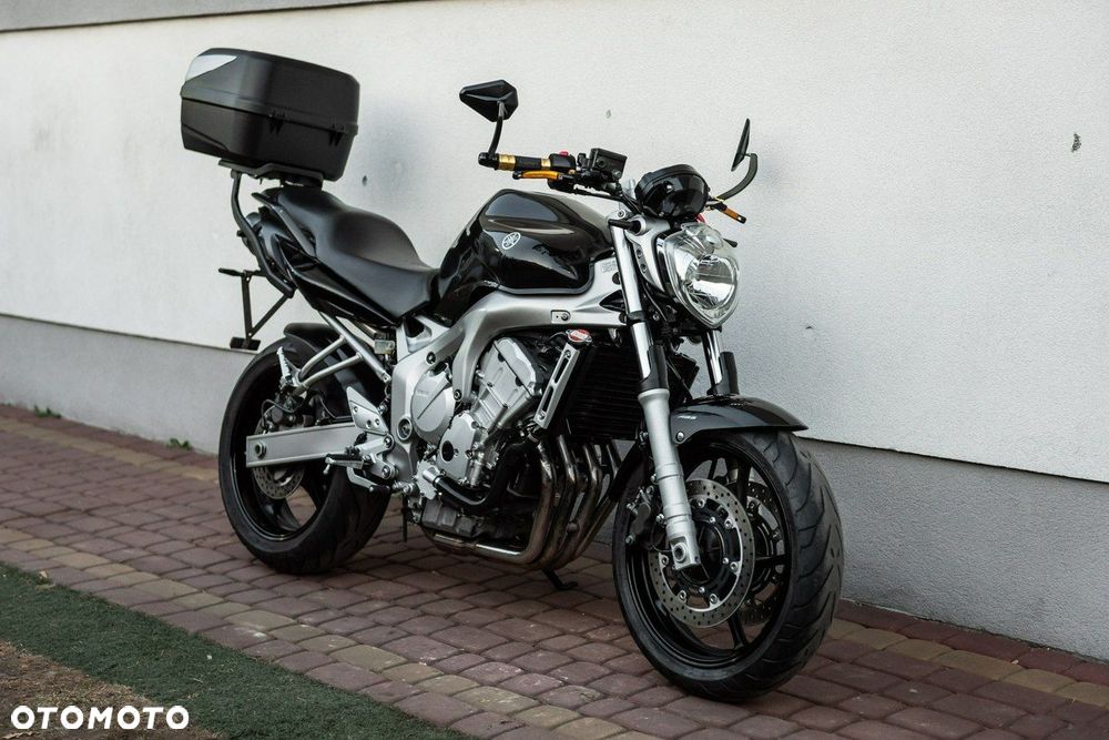 Yamaha FZ - 2