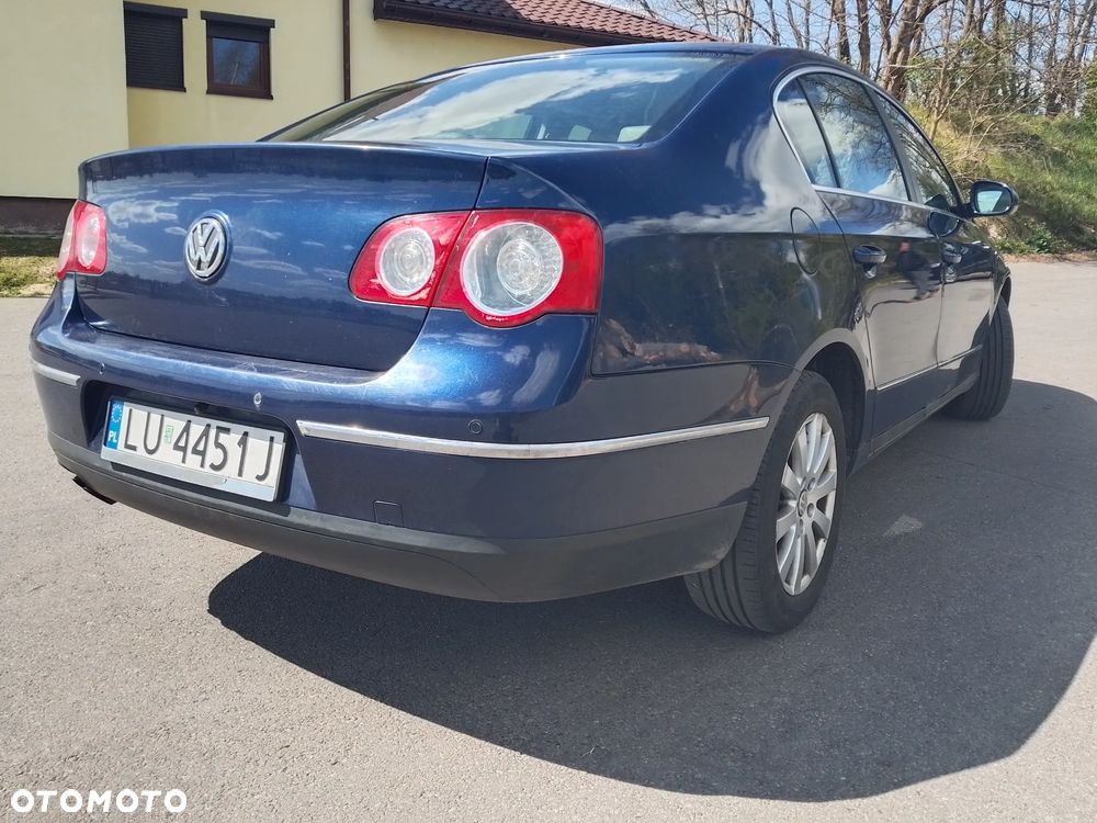 Volkswagen Passat 2.0 TDI Comfortline - 15