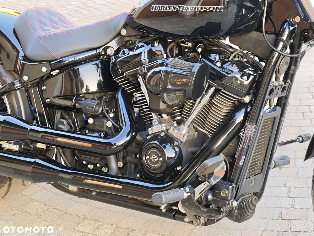 Harley-Davidson Softail Breakout - 39