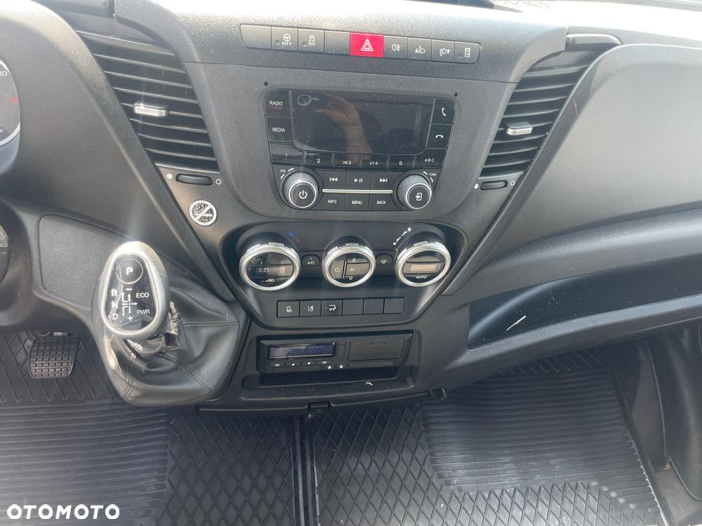 Iveco 70C18A8 Kabina Sypialna z Ogrzewaniem Automat Firanka Winda 1000KG! - 14