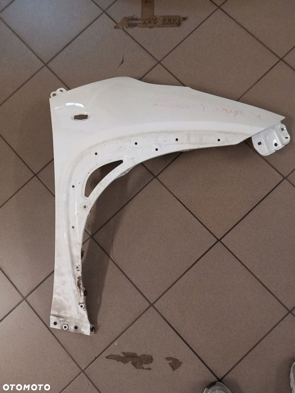 BŁOTNIK PRAWY PRZÓD TOYOTA AYGO X 22-23 - 2