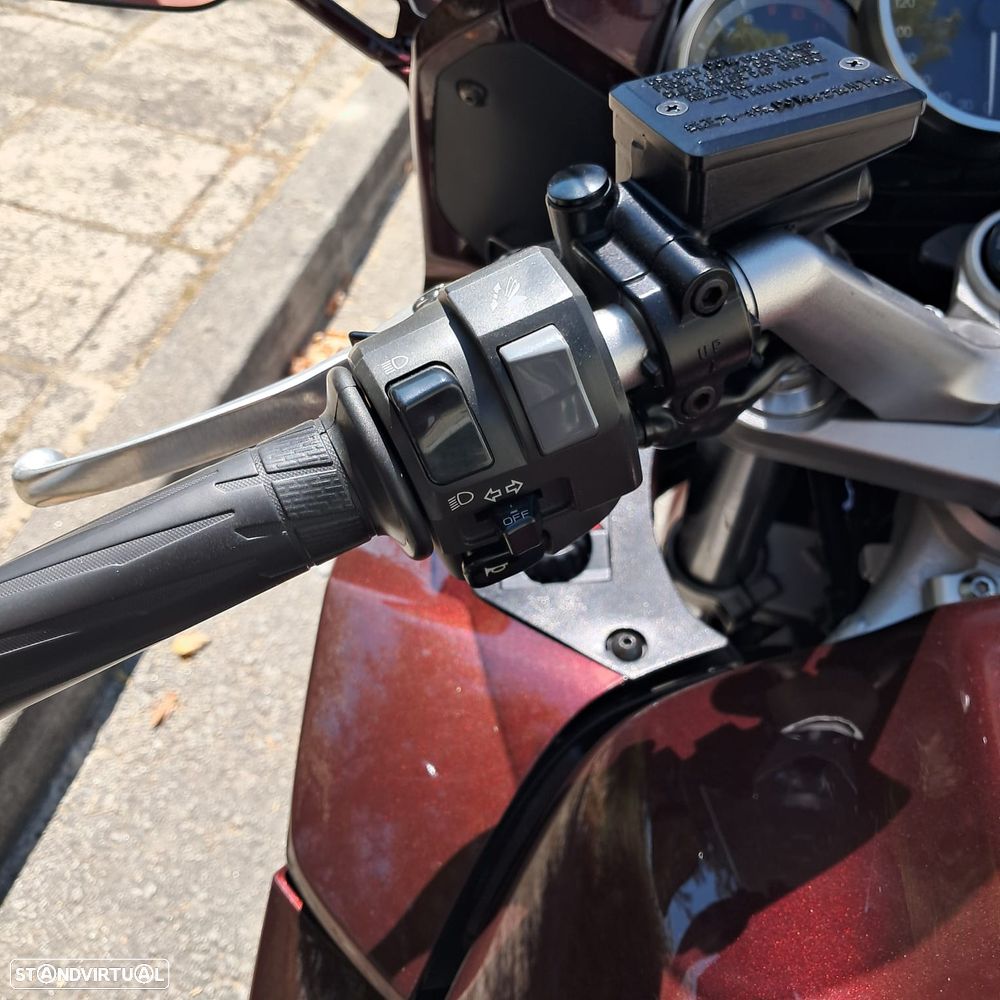 Yamaha FJR - 6