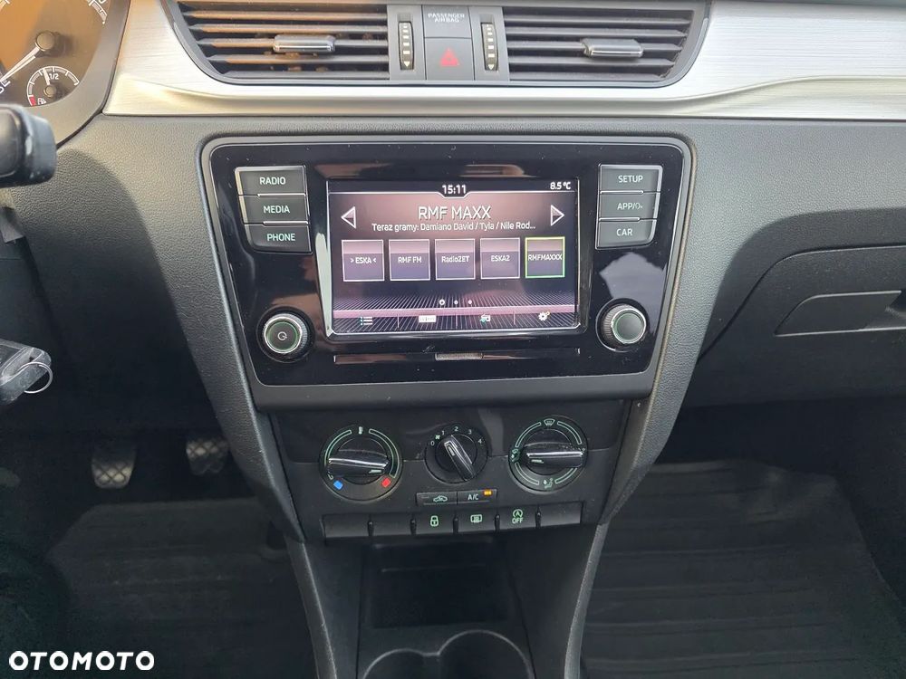 Skoda RAPID Spb 1.0 TSI Style - 16