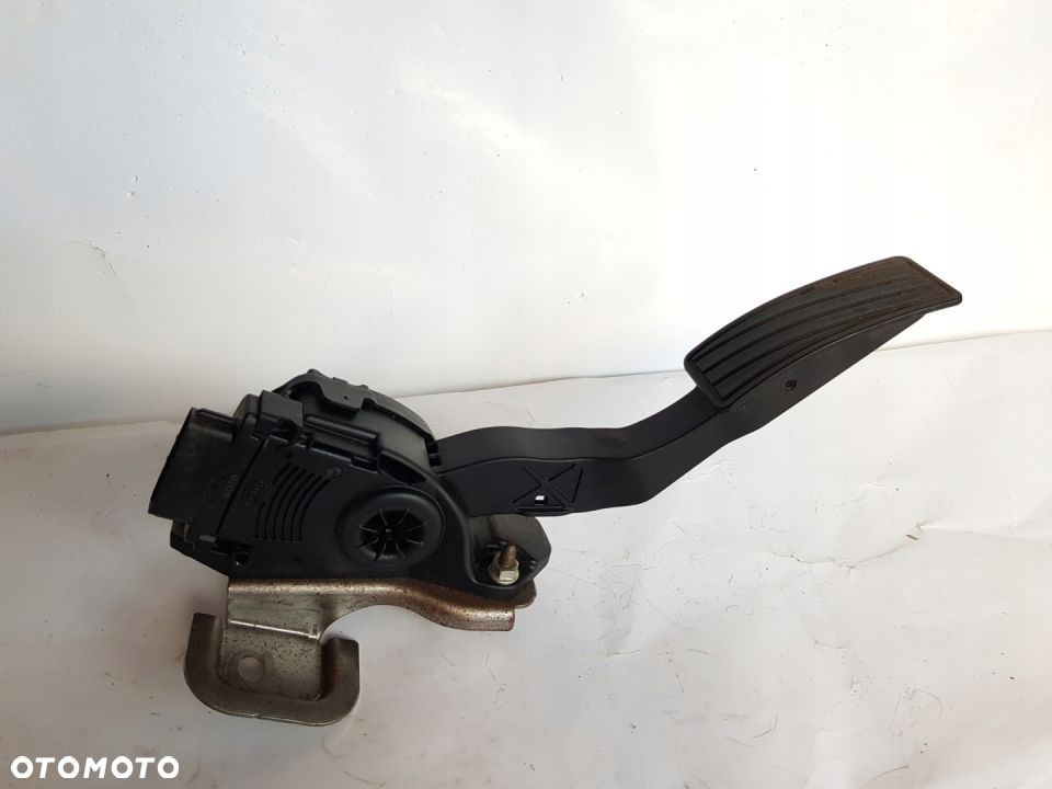 pedał gazu potencjometr suzuki swift mk7 1.2