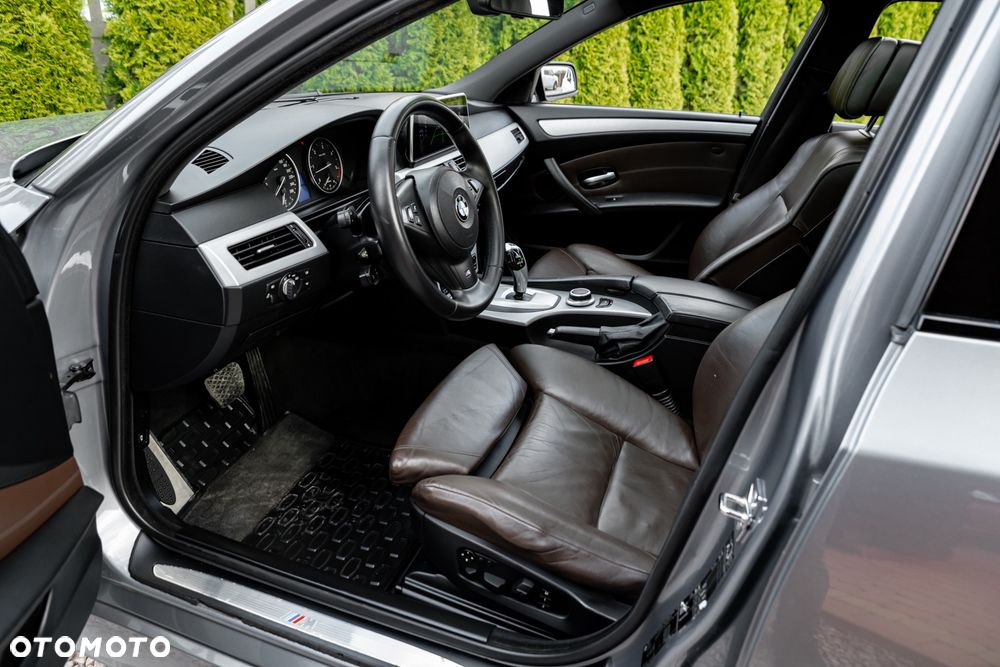 BMW Seria 5 530d xDrive - 17