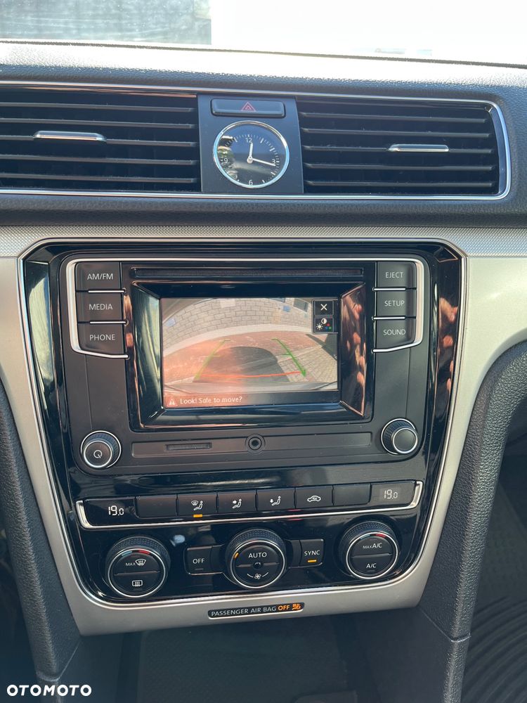 Volkswagen Passat 1.8 TSI (BlueMotion Technology) DSG Comfortline - 30