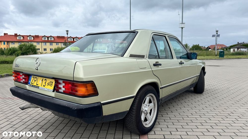 Mercedes-Benz W201 (190) - 3
