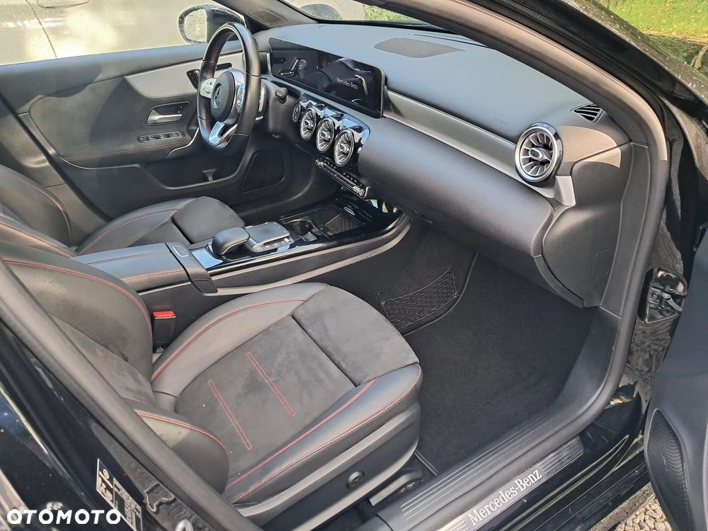 Mercedes-Benz Klasa A 180 d AMG Line 7G-DCT - 4