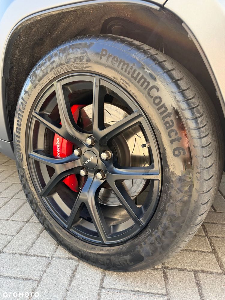 Jeep Grand Cherokee - 12
