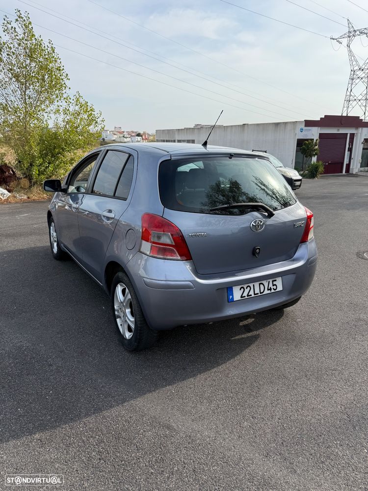 Toyota Yaris 1.0 VVT-i Sol High Pack VSC+TRC - 4