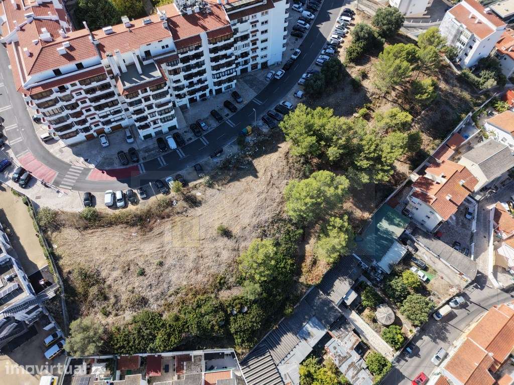 Oportunidade Única na Parede: Terreno de 4.560m² com Vista Mar e PI... - Grande imagem: 2/6