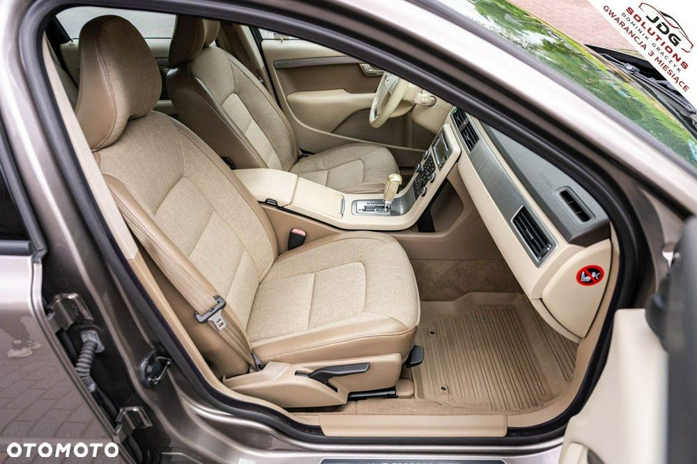 Volvo XC 70 - 24