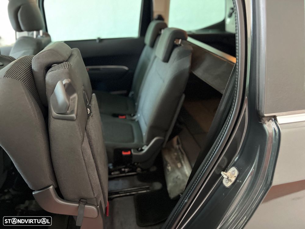 Peugeot 5008 1.6 BlueHDi Allure J17 - 30