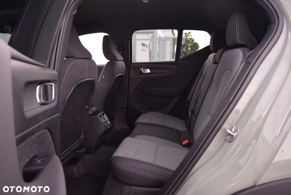 Volvo XC 40 - 23