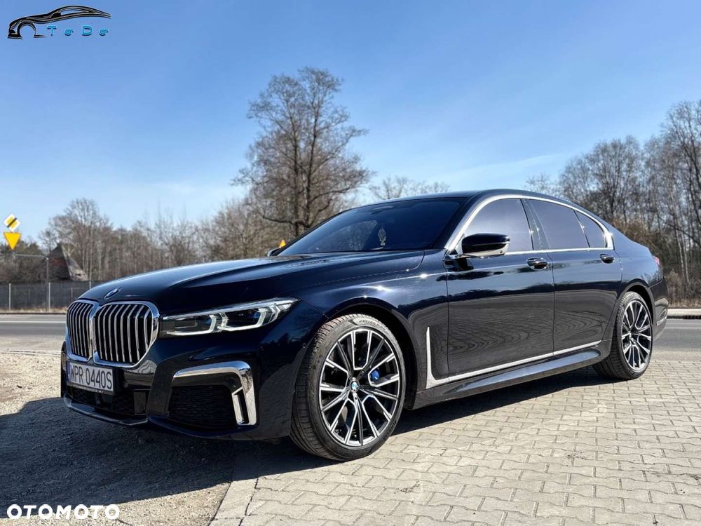 BMW Seria 7 750i xDrive sport - 12