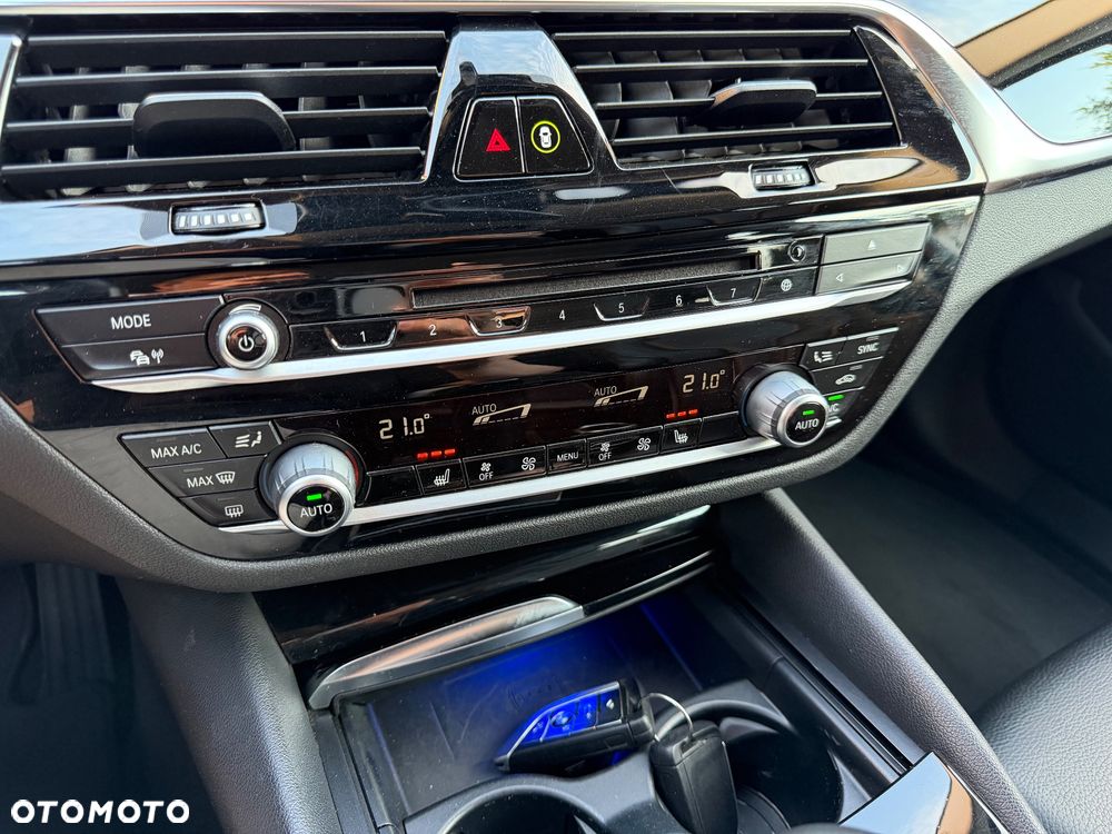 BMW Seria 5 520d Sport Line sport - 36