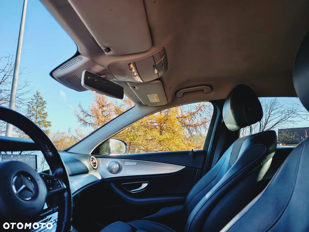 Mercedes-Benz Klasa E 220 d 9G-TRONIC - 14