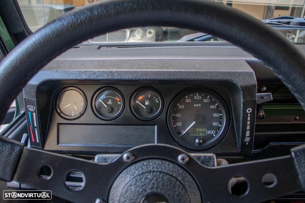 Land Rover Defender 90 2.5 TD5 Metal Top - 13