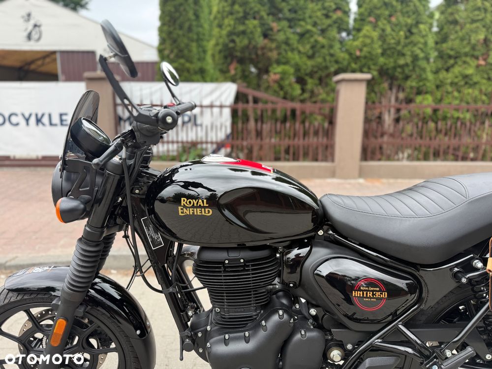 Royal Enfield HNTR - 24