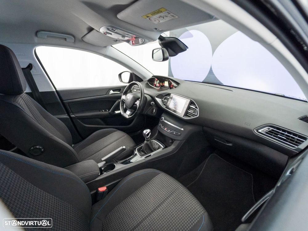 Peugeot 308 SW 1.2 PureTech Style - 31