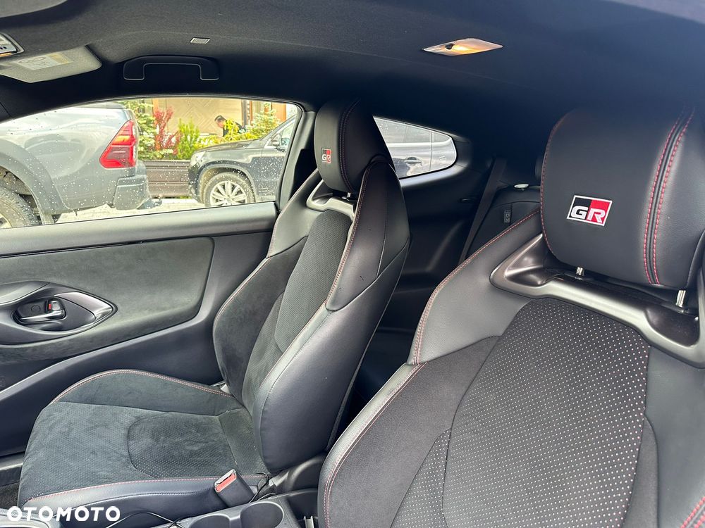 Toyota Yaris - 10