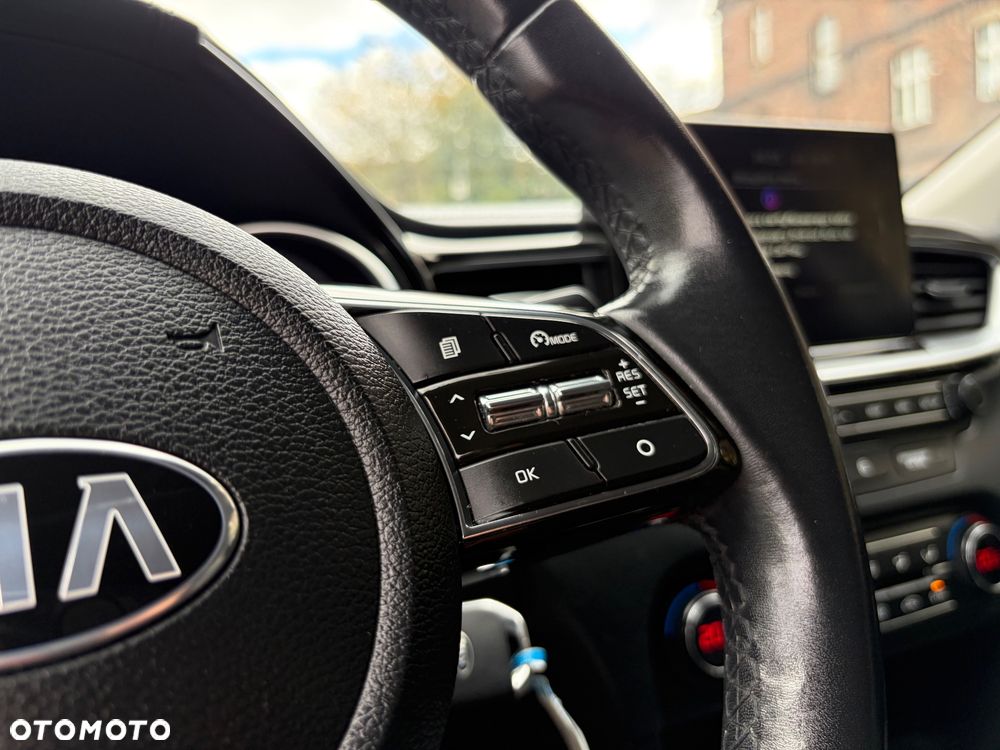 Kia Ceed 1.4 T-GDI DCT OPF Platinum Edition - 24