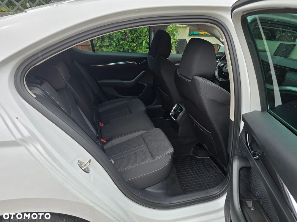 Skoda Octavia 2.0 TDI Style DSG - 13