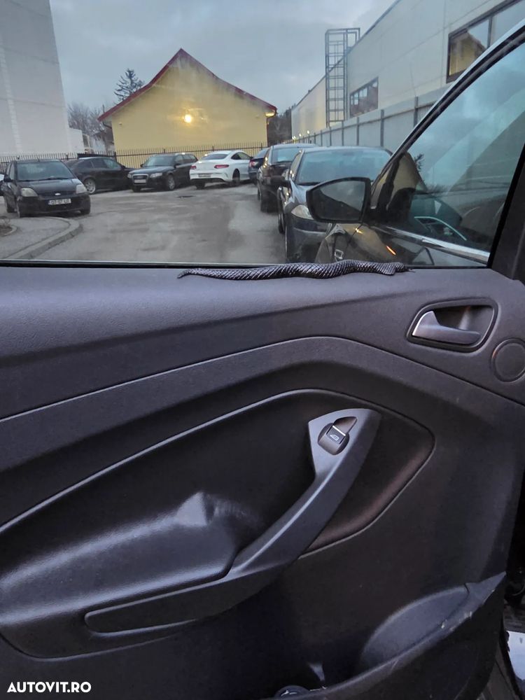 Ford Kuga 2.0 TDCi Powershift 4WD Titanium - 6