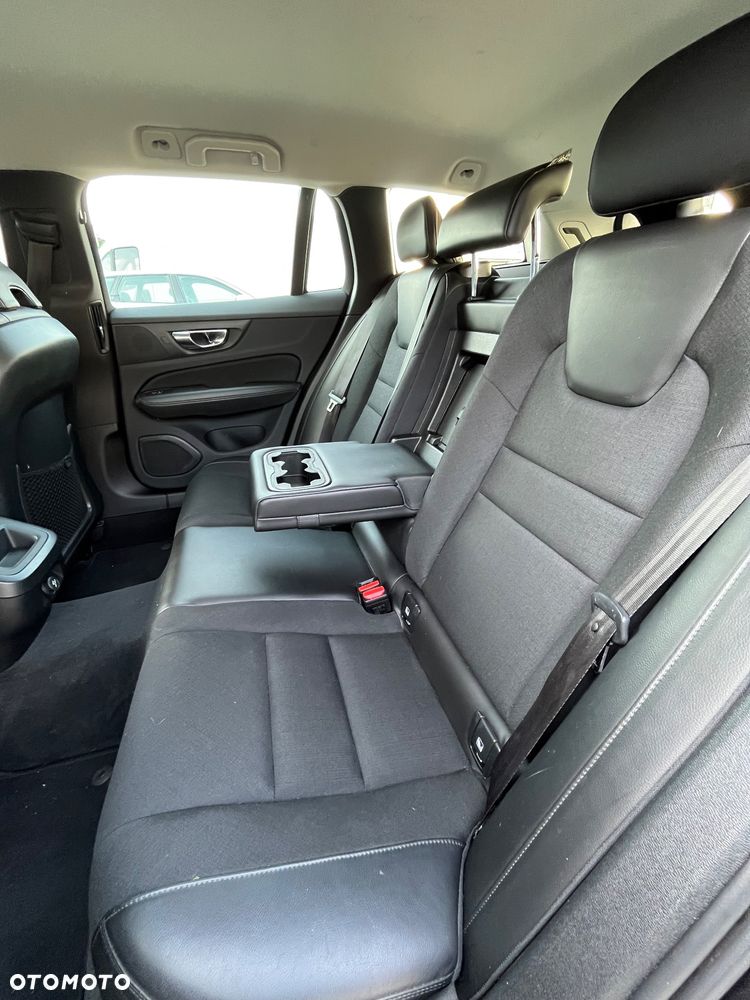 Volvo V60 D3 Geartronic Momentum Pro - 28