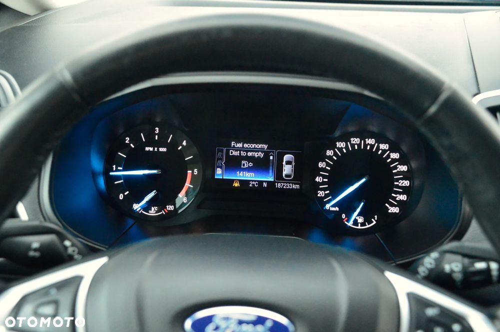 Ford S-Max 2.0 TDCi 4WD Titanium - 36