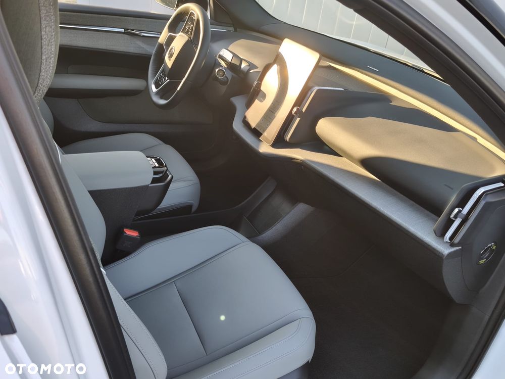 Volvo EX30 69kWh Twin Motor Ultra Black Edition - 3