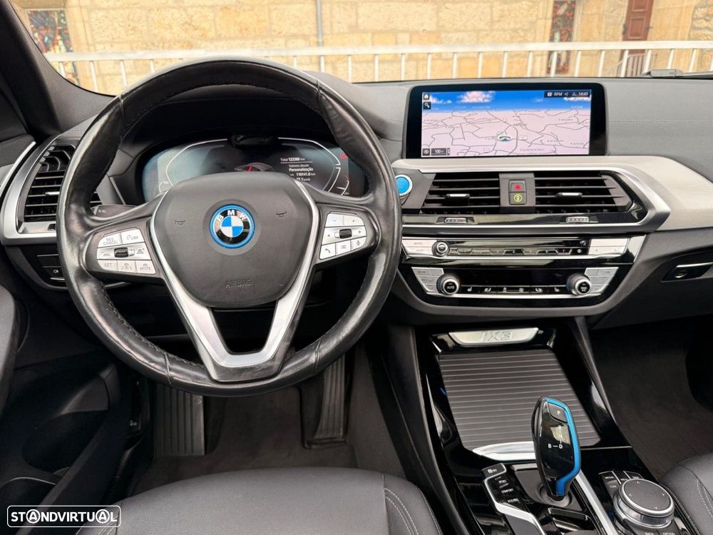 BMW iX3 Inspiring - 17