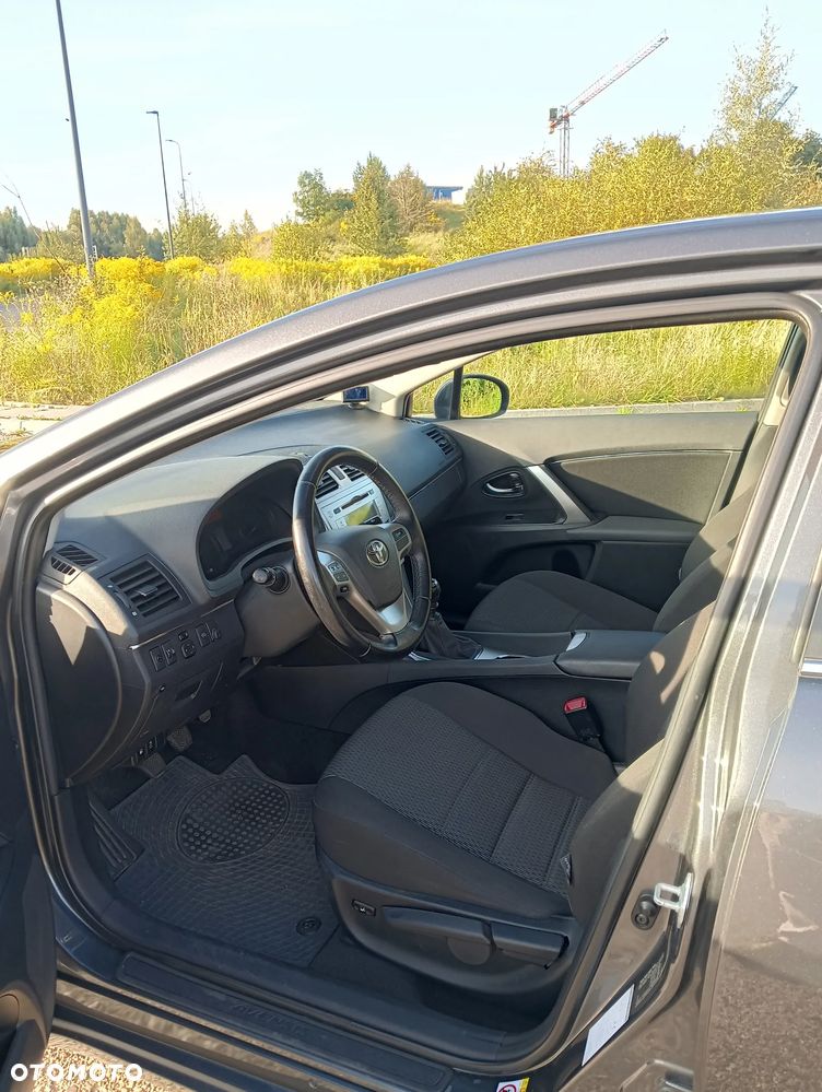 Toyota Avensis - 6