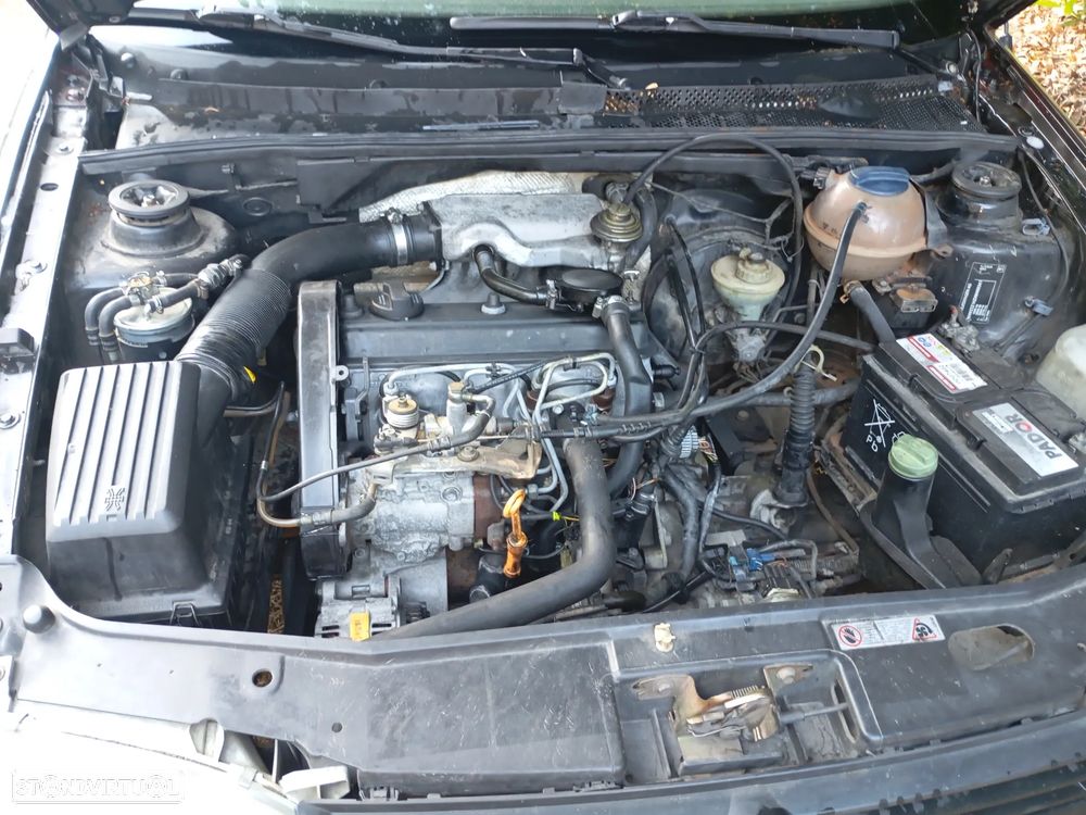 VW Golf 1.9 D CL - 4