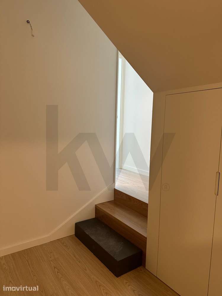 Apartamento T2 duplex novo no centro do Porto ao Palácio de Cristal - Grande imagem: 3/36