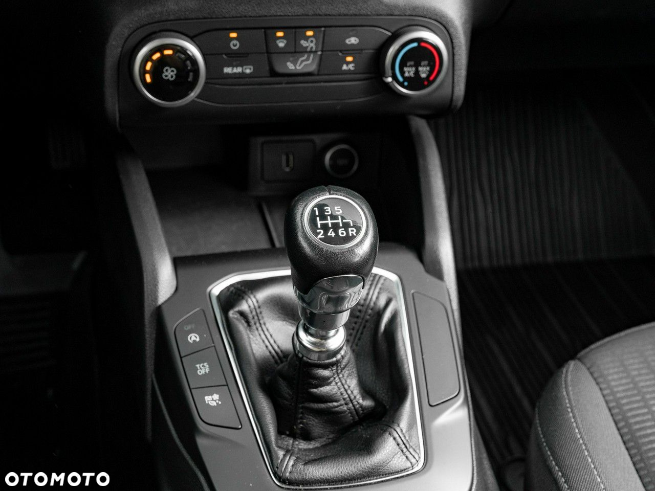 Ford Focus 1.0 EcoBoost Active - 19