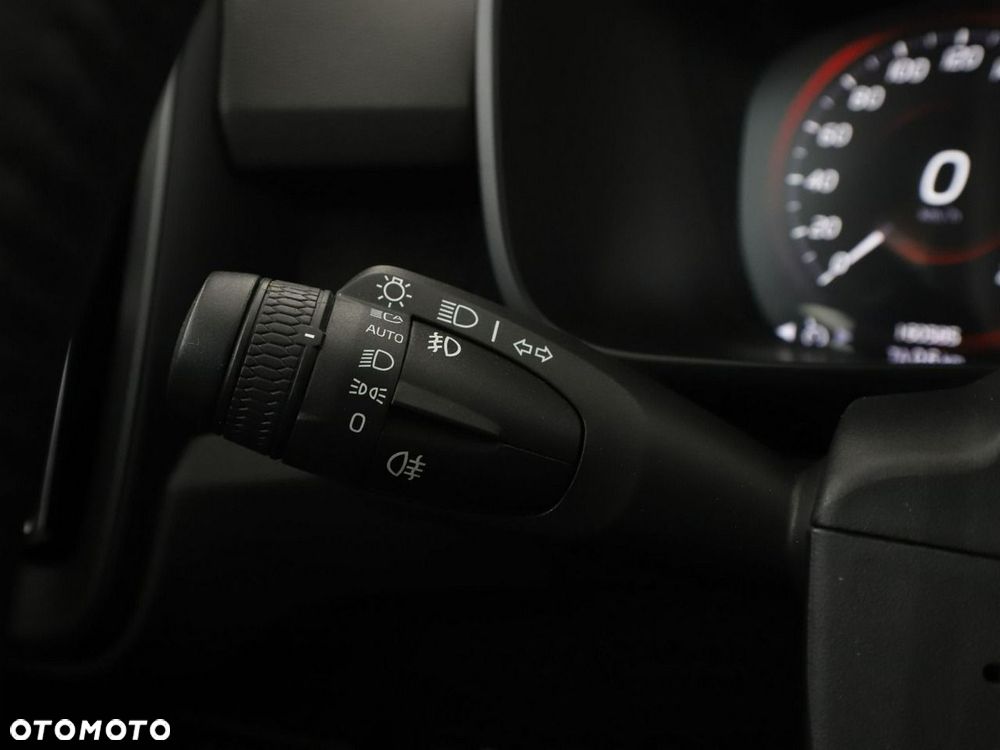 Volvo XC 40 D3 SCR Momentum Core - 34