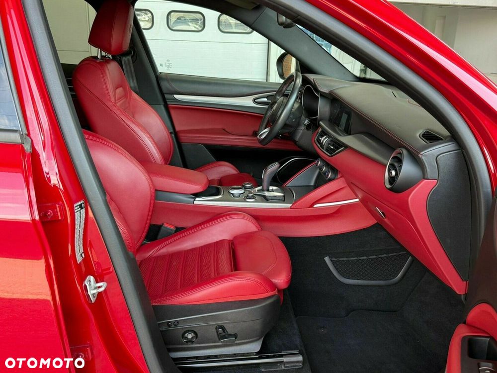 Alfa Romeo Stelvio 2.0 Turbo Veloce Q4 - 13