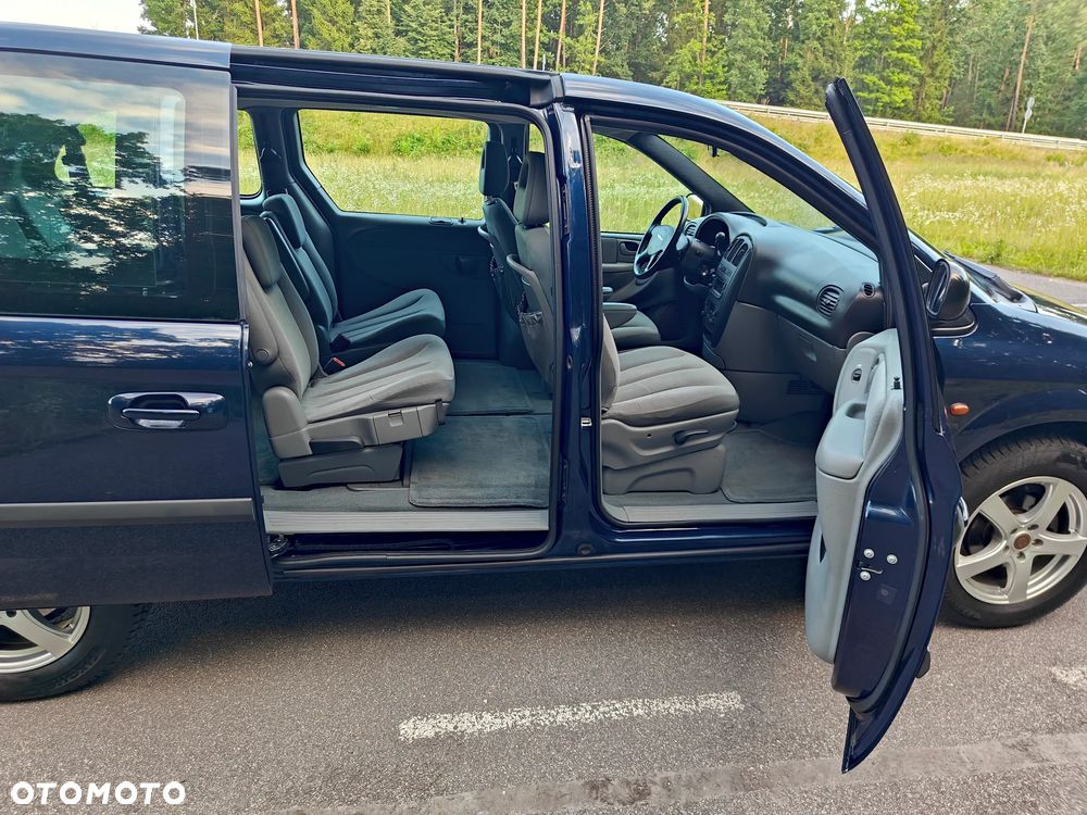 Chrysler Grand Voyager - 26