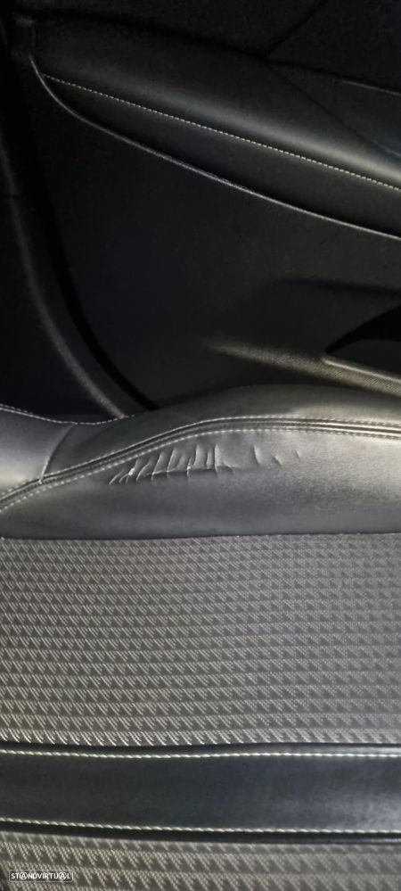 Peugeot 2008 1.2 PureTech GT Line - 13