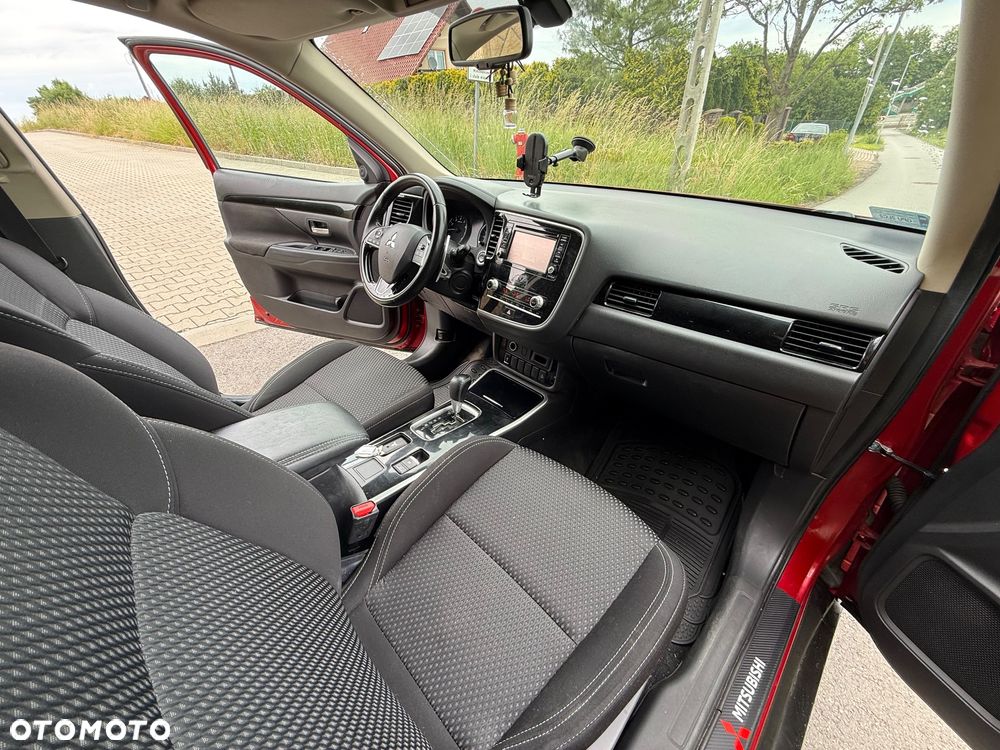 Mitsubishi Outlander 2.0 Intense + Navi 4WD CVT - 8