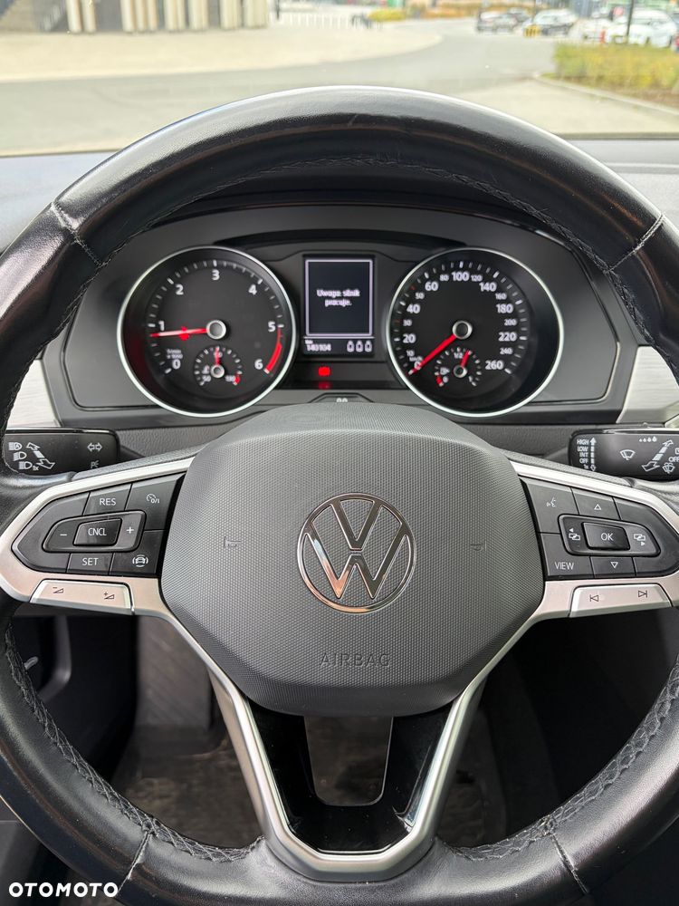 Volkswagen Passat - 18